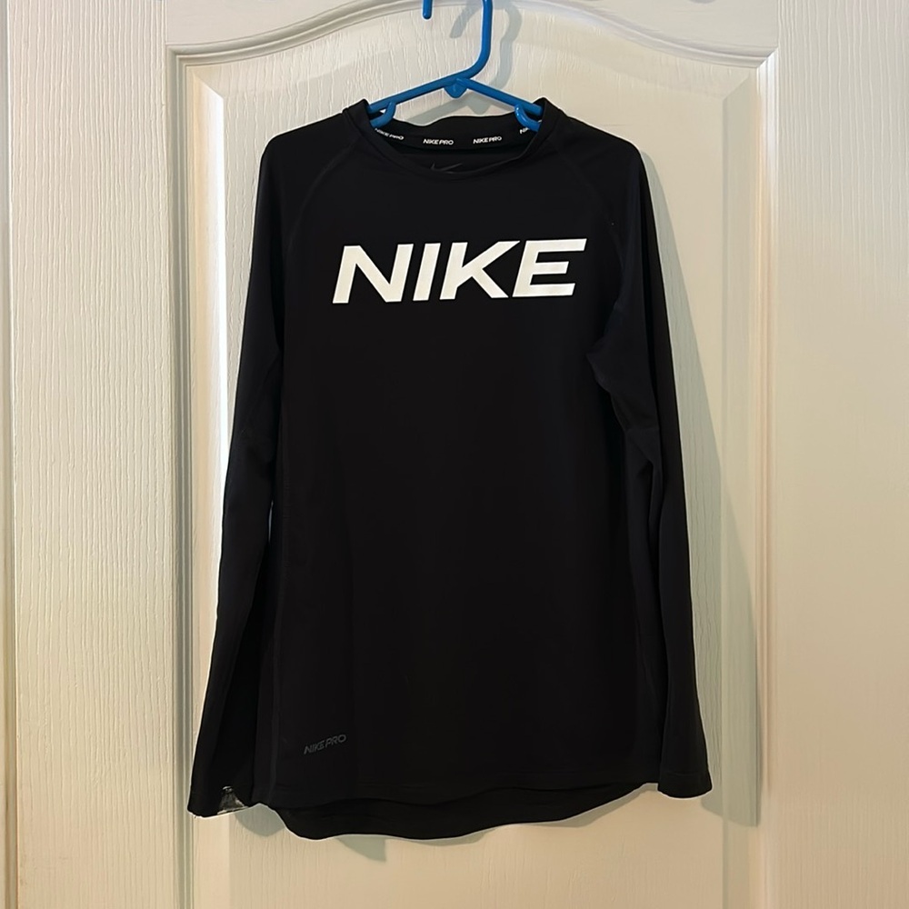 Boys, Nike pro black, long sleeve size medium top